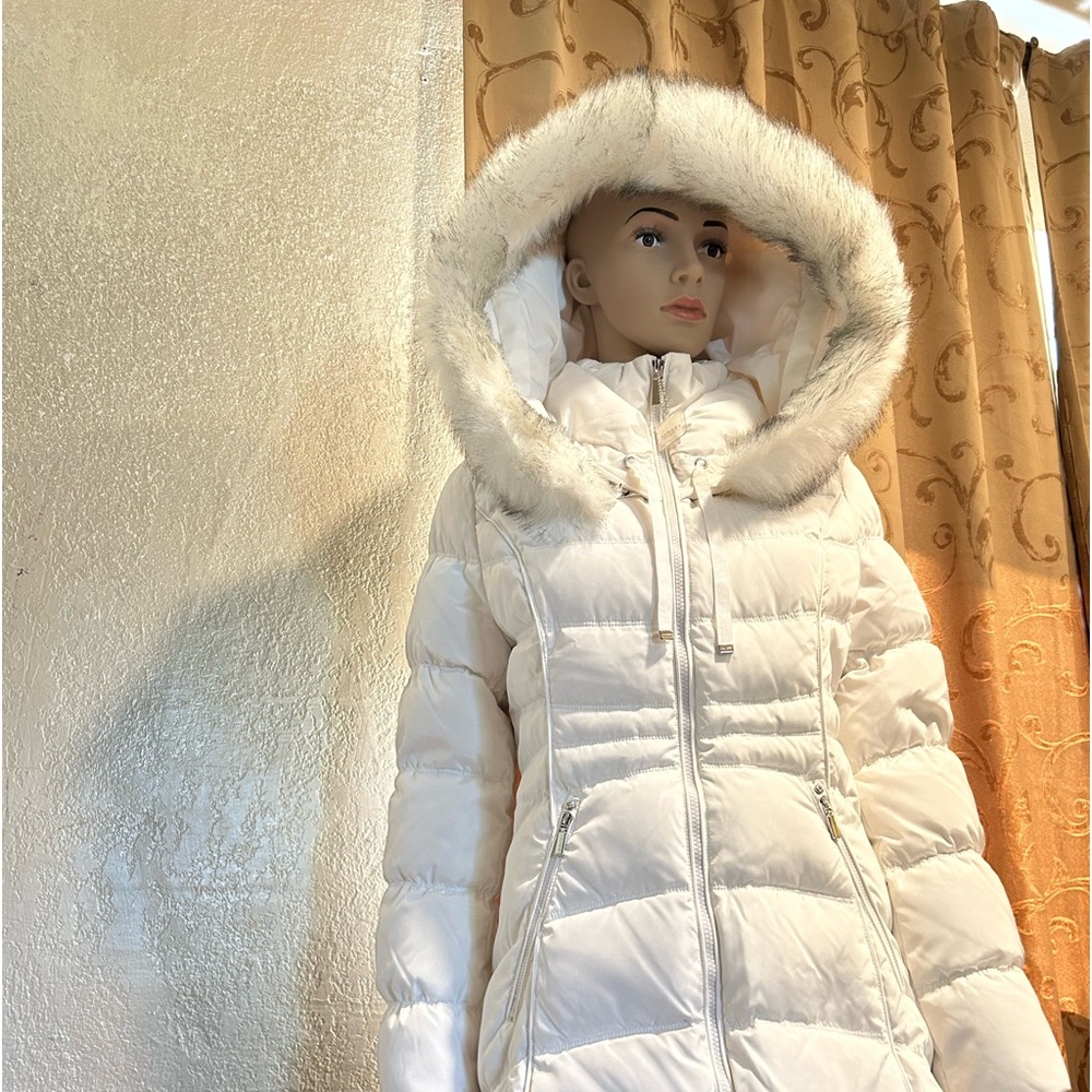 Laundry By Shelli Segal, Women's White 3/4 Puffer with Faux Fur Trim Hood, US M